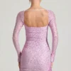 Rochie mini drapată cu guler în formă de glugă, cu ornamente, în roz bujor Rochie mini drapată cu guler în formă de glugă, cu ornamente, în roz bujor