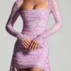 Rochie mini drapată cu guler în formă de glugă, cu ornamente, în roz bujor Rochie mini drapată cu guler în formă de glugă, cu ornamente, în roz bujor