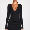 Rochie mini drapată cu mâneci lungi din modal cu nervuri Elona, negru Rochie mini drapată cu mâneci lungi din modal cu nervuri Elona, negru