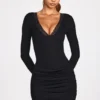 Rochie mini drapată cu mâneci lungi din modal cu nervuri Elona, negru Rochie mini drapată cu mâneci lungi din modal cu nervuri Elona, negru