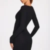 Rochie mini drapată cu mâneci lungi din modal cu nervuri Elona, negru Rochie mini drapată cu mâneci lungi din modal cu nervuri Elona, negru