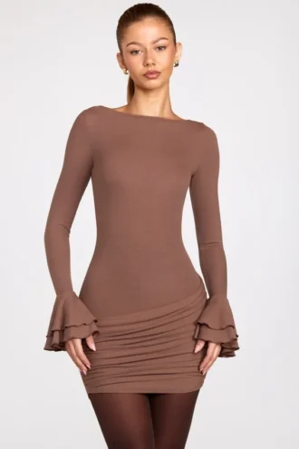 Rochie mini drapată cu mâneci lungi din modal cu nervuri Helena, culoare Mocha
