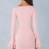 Rochie mini drapată cu mâneci lungi din modal cu nervuri Helena, în roz pudrat Rochie mini drapată cu mâneci lungi din modal cu nervuri Helena, în roz pudrat