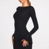 Rochie mini drapată cu mâneci lungi din modal cu nervuri Helena, negru Rochie mini drapată cu mâneci lungi din modal cu nervuri Helena, negru