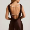 Rochie mini drapată cu spate decupat, în linie A, Monnie, în maro ciocolată Rochie mini drapată cu spate decupat, în linie A, Monnie, în maro ciocolată