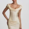 Rochie mini drapată cu umeri decupați din satin Maeve, culoare ivoriu Rochie mini drapată cu umeri decupați din satin Maeve, culoare ivoriu
