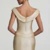Rochie mini drapată cu umeri decupați din satin Maeve, culoare ivoriu Rochie mini drapată cu umeri decupați din satin Maeve, culoare ivoriu