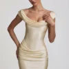 Rochie mini drapată cu umeri decupați din satin Maeve, culoare ivoriu Rochie mini drapată cu umeri decupați din satin Maeve, culoare ivoriu