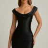 Rochie mini drapată cu umeri decupați din satin Maeve, negru Rochie mini drapată cu umeri decupați din satin Maeve, negru