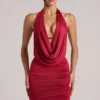 Rochie mini drapată Kael cu guler în roșu cireș Rochie mini drapată Kael cu guler în roșu cireș