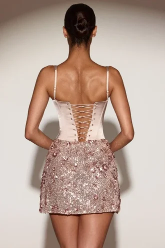 Rochie mini Eira cu corset din satin și fustă decorată, în nuanța Rose Gold