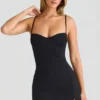 Rochie mini Emmy din modal, cu decolteu în formă de inimă și croi în A, în culoarea negru Rochie mini Emmy din modal, cu decolteu în formă de inimă și croi în A, în culoarea negru