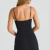 Rochie mini Emmy din modal, cu decolteu în formă de inimă și croi în A, în culoarea negru Rochie mini Emmy din modal, cu decolteu în formă de inimă și croi în A, în culoarea negru