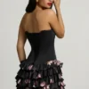 Rochie mini fără bretele Juliet cu volane și corset, cu imprimeu floral negru Rochie mini fără bretele Juliet cu volane și corset, cu imprimeu floral negru