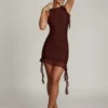 Rochie mini fără spate cu volane Iolanda, maro Rochie mini fără spate cu volane Iolanda, maro