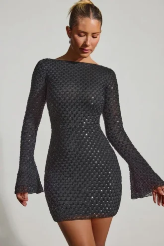 Rochie mini Grazina cu spate decupat și croi în A, cu ornamente, în negru