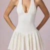Rochie mini Haddie din modal cu broderie englezească și gât halter, în culoarea albă Rochie mini Haddie din modal cu broderie englezească și gât halter, în culoarea albă