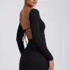 Rochie mini Hope din modal, cu gât pătrat și mâneci lungi, în culoarea neagră Rochie mini Hope din modal, cu gât pătrat și mâneci lungi, în culoarea neagră