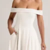 Rochie mini Jaida din modal, cu umerii goi și croi în A, în culoarea alb Rochie mini Jaida din modal, cu umerii goi și croi în A, în culoarea alb