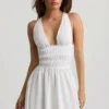 Rochie mini Kaelis cu decolteu adânc și spate încrucișat, albă