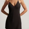 Rochie mini Kalani cu spate decupat și croi în A, negru