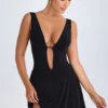 Rochie mini Kalista cu decupaj adânc, de culoare neagră