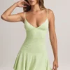 Rochie mini Kelbie din modal, cu volane, în formă de A, în verde salvie Rochie mini Kelbie din modal, cu volane, în formă de A, în verde salvie