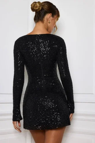 Rochie mini Kiyara cu linie A și ornamente, în negru Rochie mini Kiyara cu linie A și ornamente, în negru