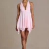 Rochie mini Mariette din șifon premium, cu decolteu adânc și spate decupat, în roz pal Rochie mini Mariette din șifon premium, cu decolteu adânc și spate decupat, în roz pal