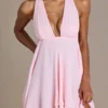 Rochie mini Mariette din șifon premium, cu decolteu adânc și spate decupat, în roz pal Rochie mini Mariette din șifon premium, cu decolteu adânc și spate decupat, în roz pal