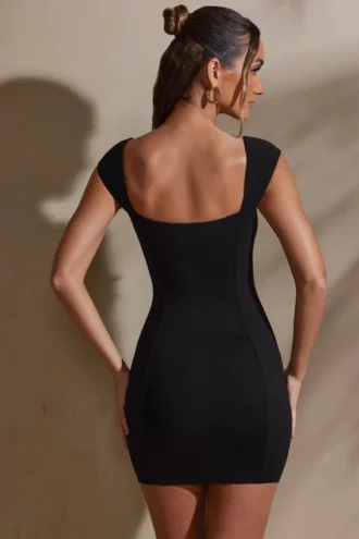 Rochie mini Meli cu decolteu în formă de inimă și mâneci scurte, în negru Rochie mini Meli cu decolteu în formă de inimă și mâneci scurte, în negru