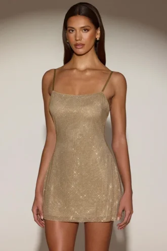Rochie mini mulată cu decolteu rotund și spate decupat, cu ornamente, Philomena, în culoarea auriu Rochie mini mulată cu decolteu rotund și spate decupat, cu ornamente, Philomena, în culoarea auriu