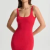 Rochie mini mulată cu spate decupat Evie în roșu cireș Rochie mini mulată cu spate decupat Evie în roșu cireș