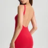 Rochie mini mulată cu spate decupat Evie în roșu cireș Rochie mini mulată cu spate decupat Evie în roșu cireș