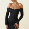 Rochie mini mulată cu umeri decupați și drapaje Rosanna, negru Rochie mini mulată cu umeri decupați și drapaje Rosanna, negru