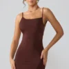 Rochie mini Orli din jersey elastic, cu spate decupat, în culoarea Espresso Rochie mini Orli din jersey elastic, cu spate decupat, în culoarea Espresso
