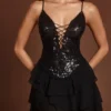 Rochie mini Ottavia cu volane și șireturi, decorată cu dantelă, în model zebră negru