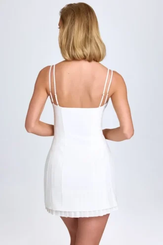 Rochie mini plisată cu detaliu fundă Bronwyn, albă Rochie mini plisată cu detaliu fundă Bronwyn, albă