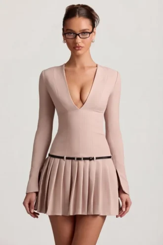 Rochie mini plisată cu mâneci lungi Fiorella, culoare ciupercă Rochie mini plisată cu mâneci lungi Fiorella, culoare ciupercă
