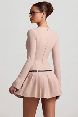 Rochie mini plisată cu mâneci lungi Fiorella, culoare ciupercă Rochie mini plisată cu mâneci lungi Fiorella, culoare ciupercă