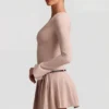 Rochie mini plisată cu mâneci lungi Fiorella, culoare ciupercă Rochie mini plisată cu mâneci lungi Fiorella, culoare ciupercă