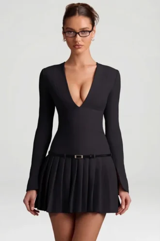 Rochie mini plisată cu mâneci lungi Fiorella, negru Rochie mini plisată cu mâneci lungi Fiorella, negru