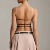 Rochie mini plisată cu spate decupat și curea Leilani în culoarea ciupercă