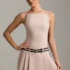 Rochie mini plisată cu spate decupat și curea Leilani în culoarea ciupercă