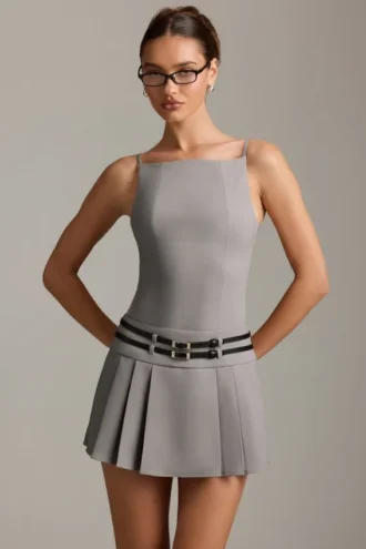 Rochie mini plisată cu spate decupat și curea Leilani, în culoarea gri Rochie mini plisată cu spate decupat și curea Leilani, în culoarea gri