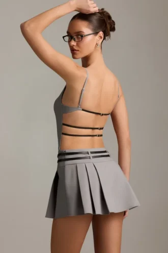 Rochie mini plisată cu spate decupat și curea Leilani, în culoarea gri Rochie mini plisată cu spate decupat și curea Leilani, în culoarea gri