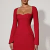 Rochie mini roșie cu decolteu în formă de inimă, mâneci lungi și croi în A, model Corinne Rochie mini roșie cu decolteu în formă de inimă, mâneci lungi și croi în A, model Corinne
