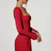 Rochie mini roșie cu decolteu în formă de inimă, mâneci lungi și croi în A, model Corinne Rochie mini roșie cu decolteu în formă de inimă, mâneci lungi și croi în A, model Corinne