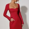 Rochie mini roșie cu decolteu în formă de inimă, mâneci lungi și croi în A, model Corinne Rochie mini roșie cu decolteu în formă de inimă, mâneci lungi și croi în A, model Corinne