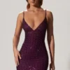 Rochie mini semi-transparentă cu decolteu adânc și ornamente Ronja, în culoarea violet închis Rochie mini semi-transparentă cu decolteu adânc și ornamente Ronja, în culoarea violet închis